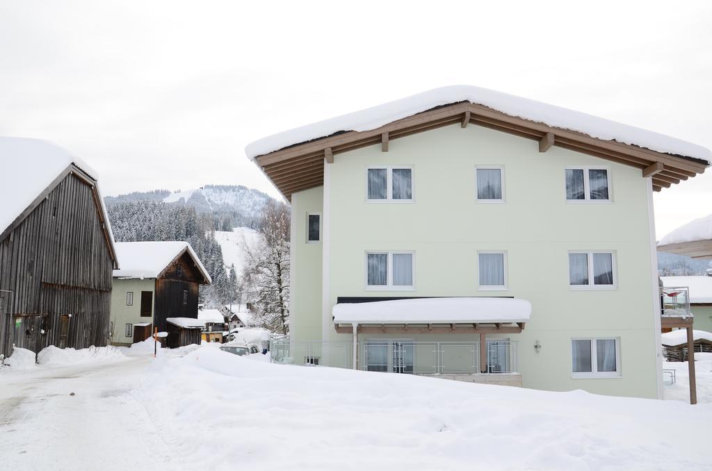 Apartment Haus Van Der Leij Russbach am Pass Gschütt Eksteriør bilde