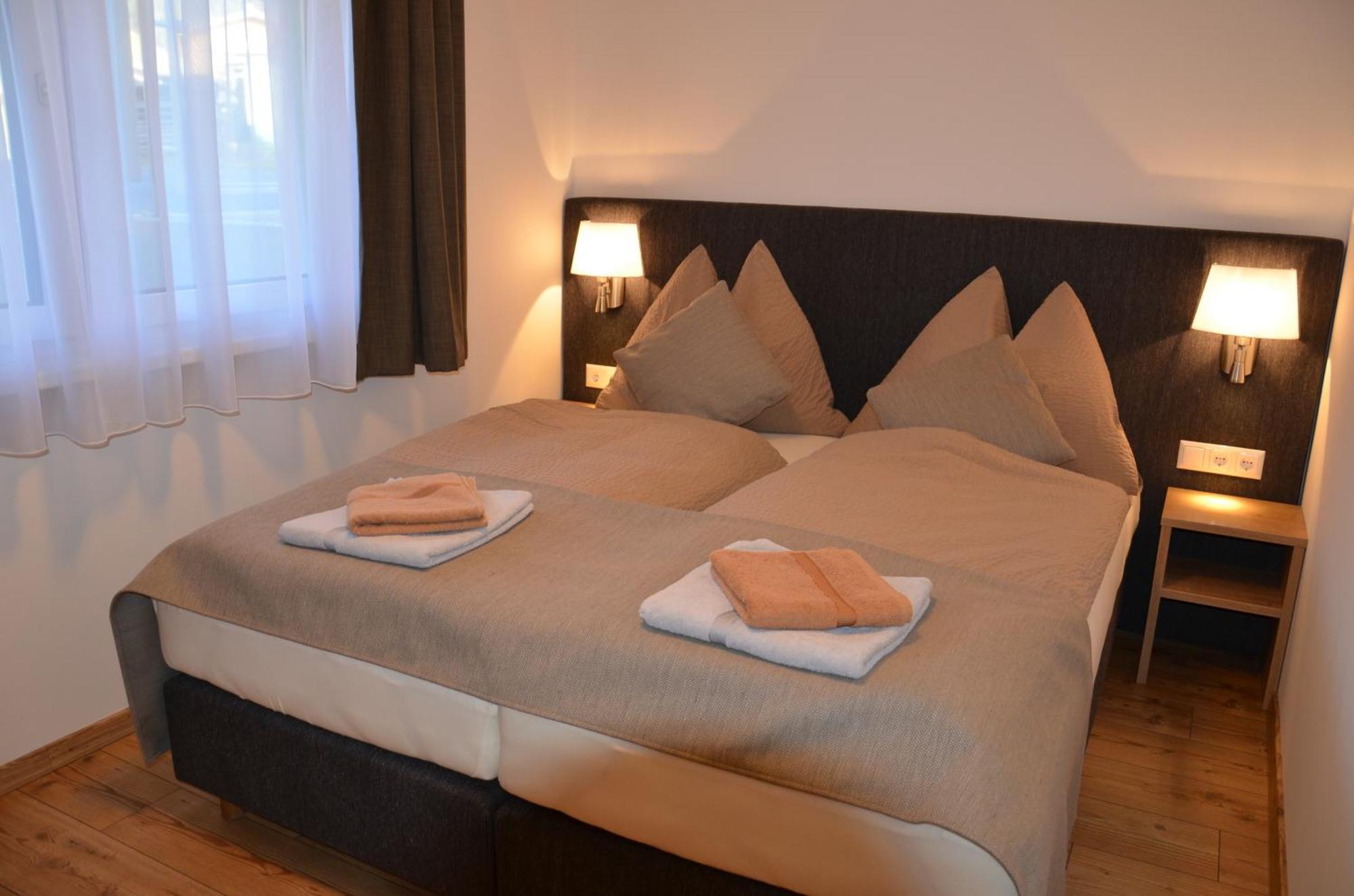 Apartment Haus Van Der Leij Russbach am Pass Gschütt Rom bilde