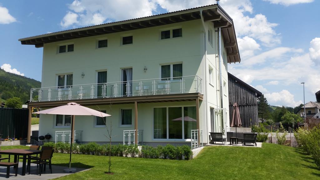 Apartment Haus Van Der Leij Russbach am Pass Gschütt Eksteriør bilde
