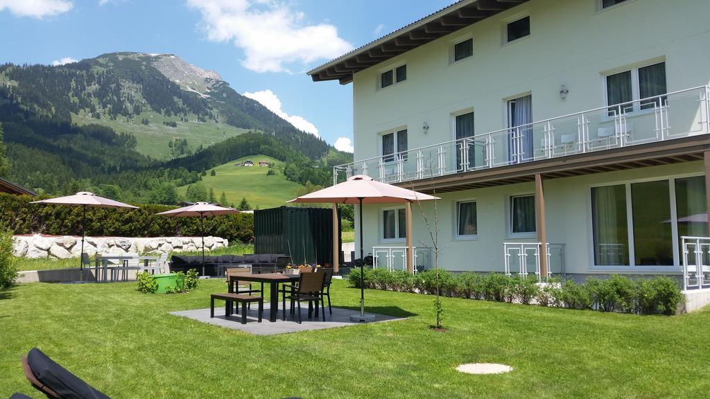 Apartment Haus Van Der Leij Russbach am Pass Gschütt Eksteriør bilde