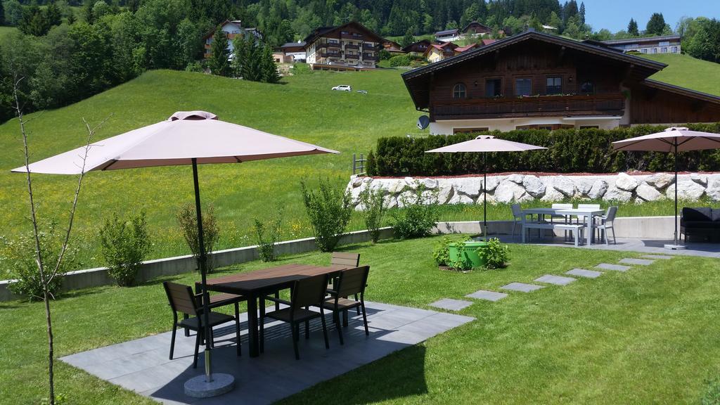 Apartment Haus Van Der Leij Russbach am Pass Gschütt Eksteriør bilde